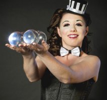 Miss Dotty - Contact Ball Juggler