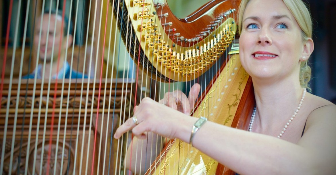 Siona the Somerset Harpist