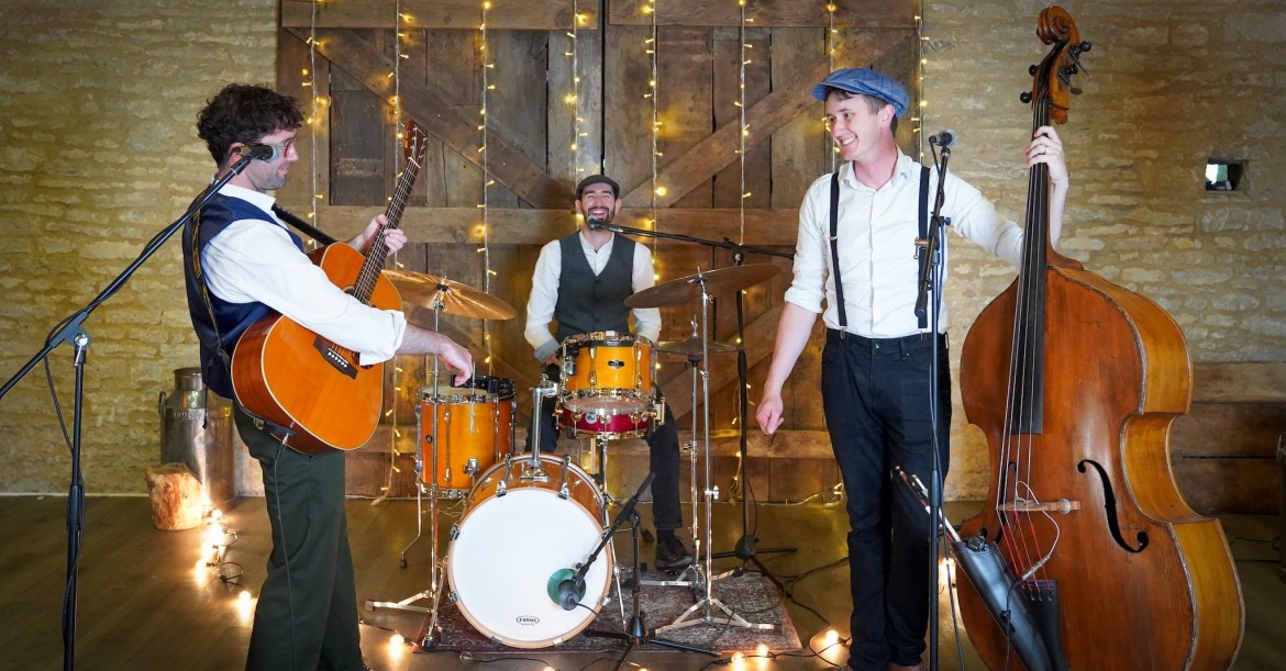 The Broadsmen Lively 3-Piece Pop, Rock Folk Band