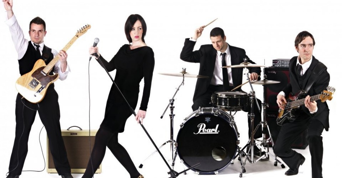 Living The Dream Band To Hire From Buckinghamshire